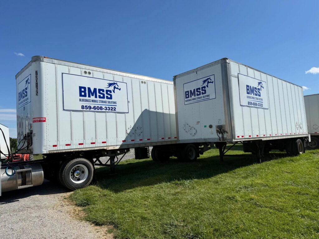 Fleet box truck graphics in Central Kentucky.